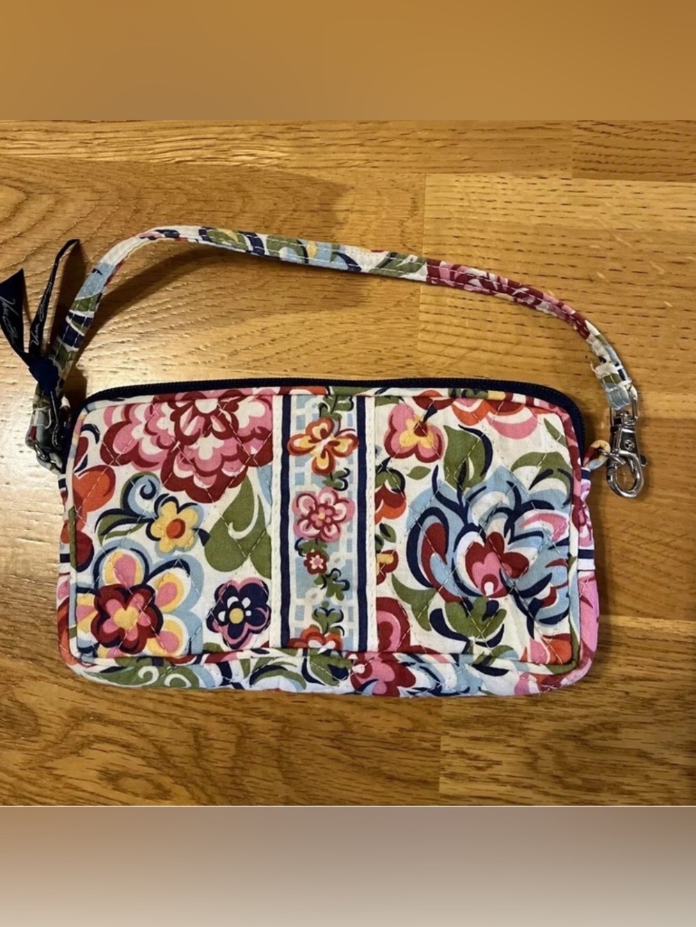 Vera Bradley Floral Quilted Wristlet Wallet Pink Blue Green Zip Pouch Retro Chic - Picture 2 of 10
